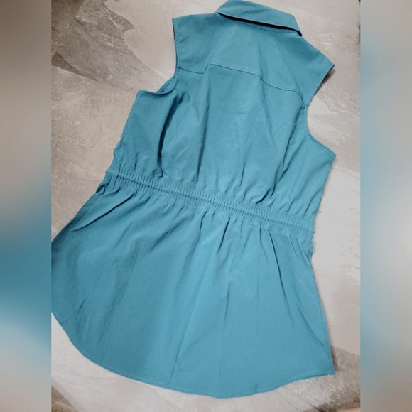 NWOT Athleta Levitate poplin tank. Sleeveless top. Collar. Borealus Green. XS. - Picture 2 of 7